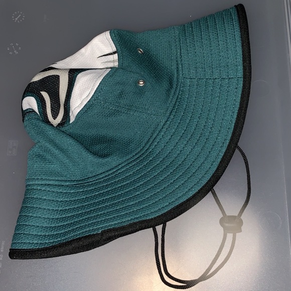 eagles bucket hat with string